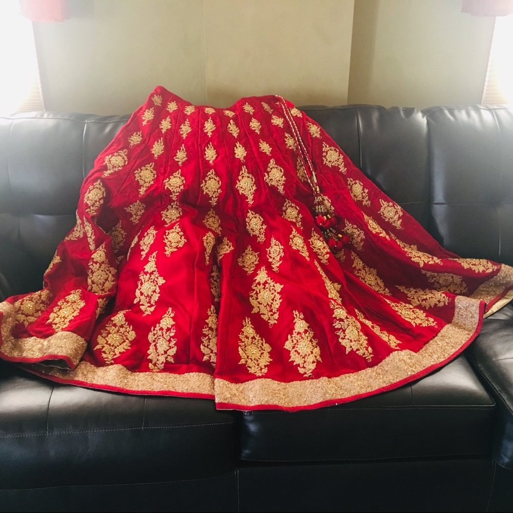 Beautiful Indian bridal lehanga with heavy designs